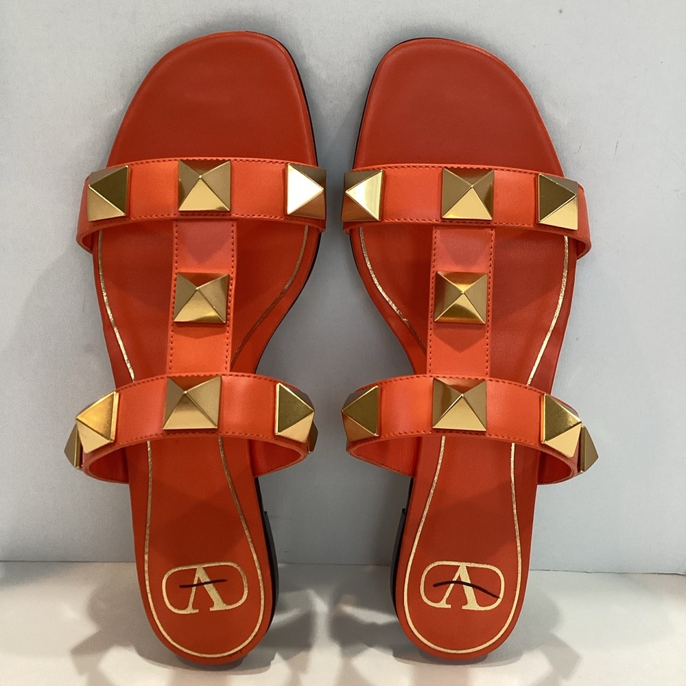 VALENTINO GARAVANI ORANGE ROCKSTUD SLIDE SANDALS - Picture 8 of 8